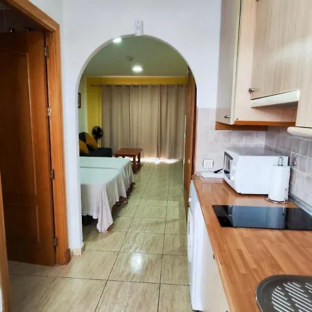Encantador Estudio Con Terraza Privada Y Espectaculares Vistas Al Mar En Costa Del Silencio, Cerca De Cristianos Costa Del Silencio