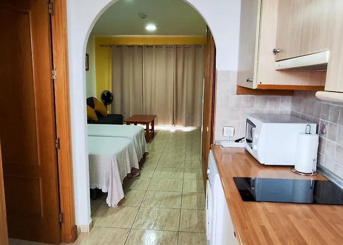 Encantador Estudio Con Terraza Privada Y Espectaculares Vistas Al Mar En Costa Del Silencio, Cerca De Cristianos Costa Del Silencio